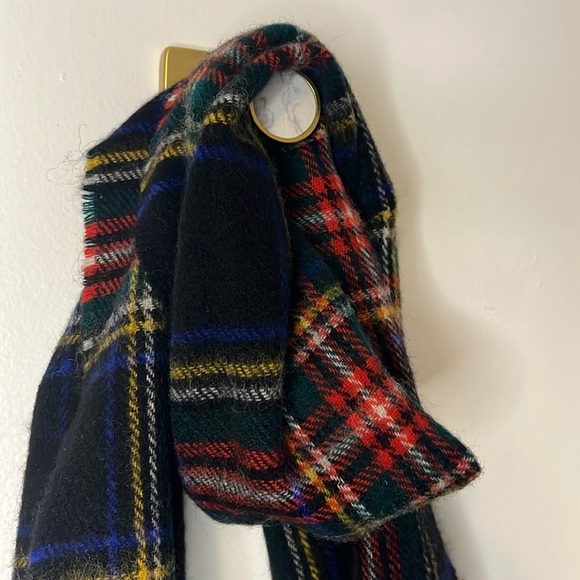 The Irish Woolen Mills 100% Wool Plaid Scarf with Fringe - Picture 7 of 7